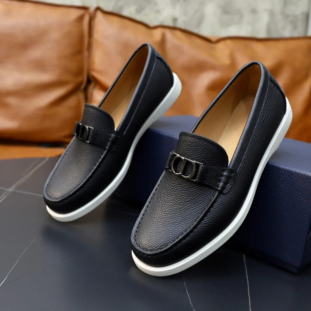 Ex-factory price: 540🙅‍♂️🙅‍♂️🙅‍♂️ Brand: Dior DIOR Standard code: Men's code 38/44 (45 can be customized) Grade: Same as the official website Material: Original cowhide stitching, cowhide lining, original TPU wear-resistant soft outsole Style categories: Leisure and sports version, footwear for driving, young fashion, European and American trends, British style Color: actual picture color